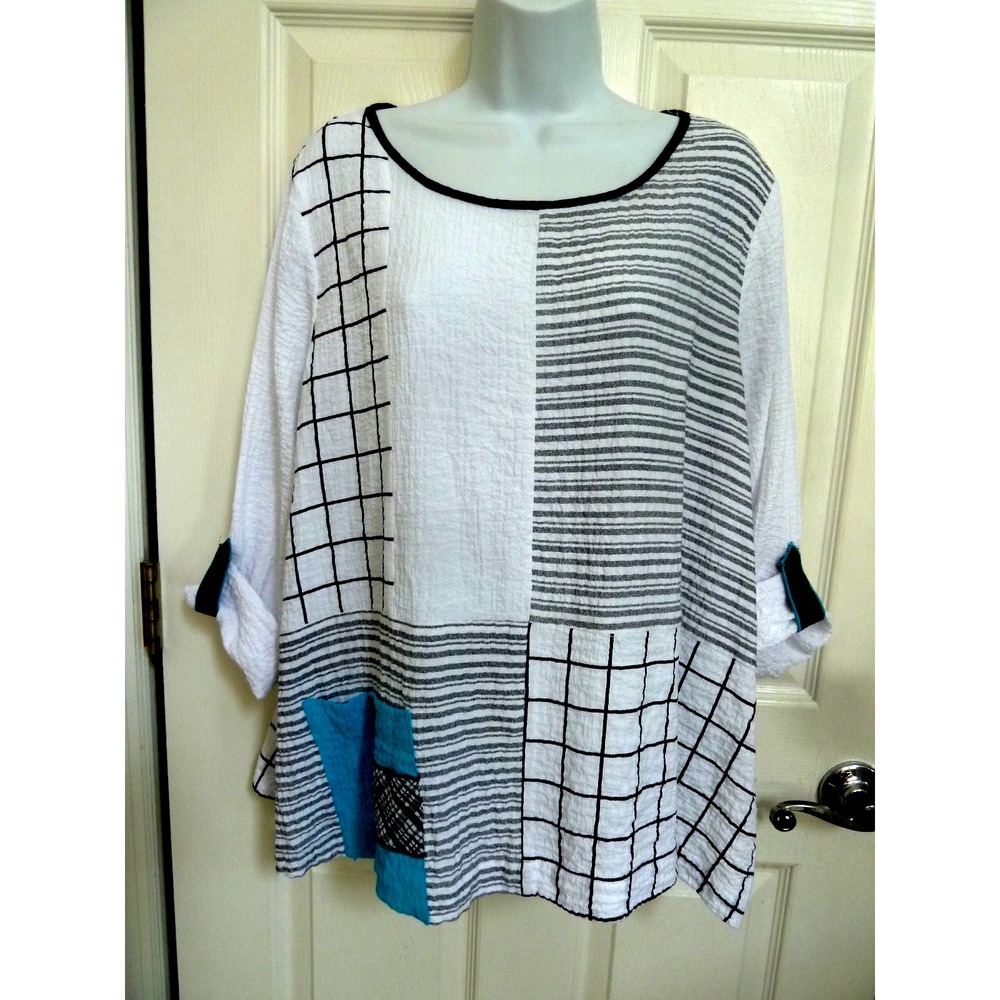 Ali Miles Petites Large Gauzy Crepe Artsy Roll-Tab Boxy Top Mixed Print Blouse